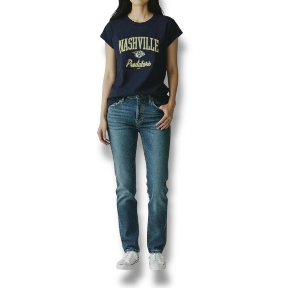 NHL Hockey Nashville Predators Women's V neck T-Shirt NWT